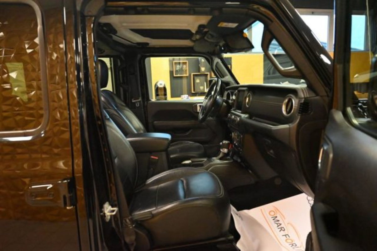 Jeep Wrangler Unlimited 2.0 Turbo Sahara (10)