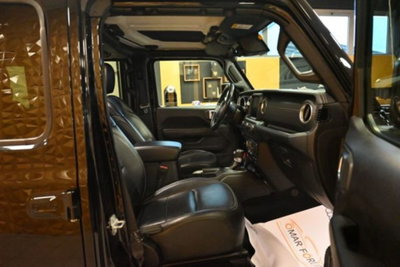 Jeep Wrangler Unlimited 2.0 Turbo Sahara (10)