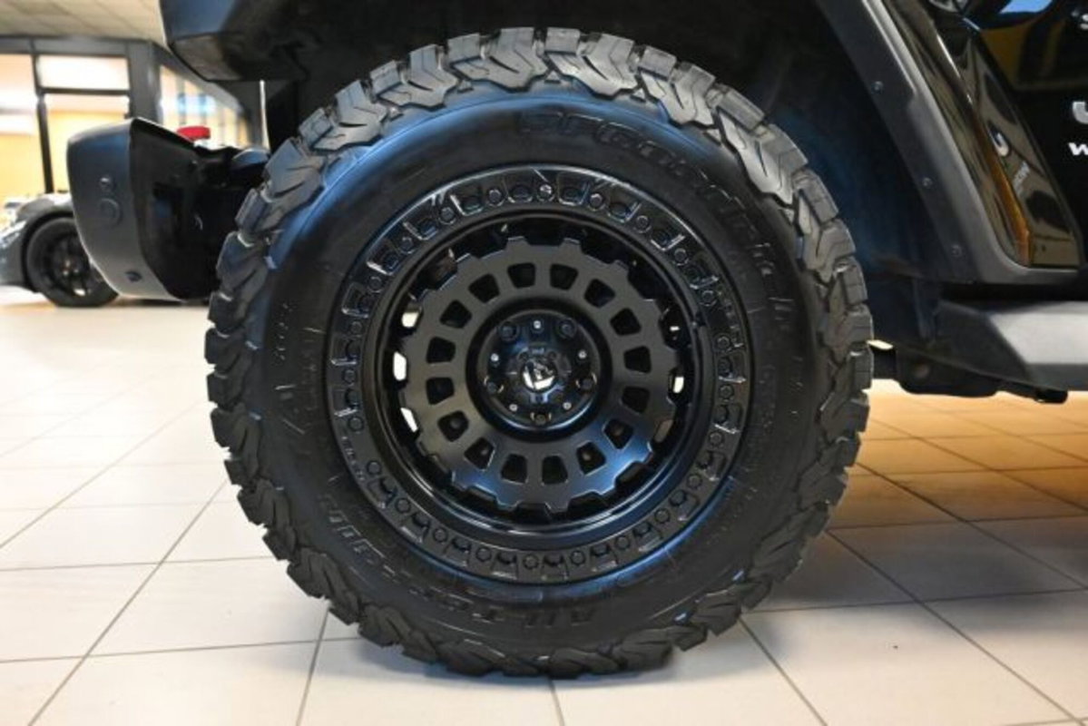 Jeep Wrangler Unlimited 2.0 Turbo Sahara (14)