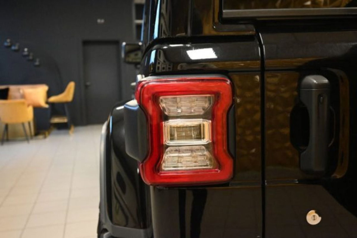 Jeep Wrangler Unlimited 2.0 Turbo Sahara (16)