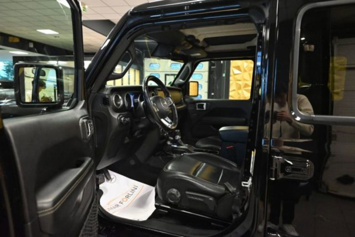 Jeep Wrangler Unlimited 2.0 Turbo Sahara (19)