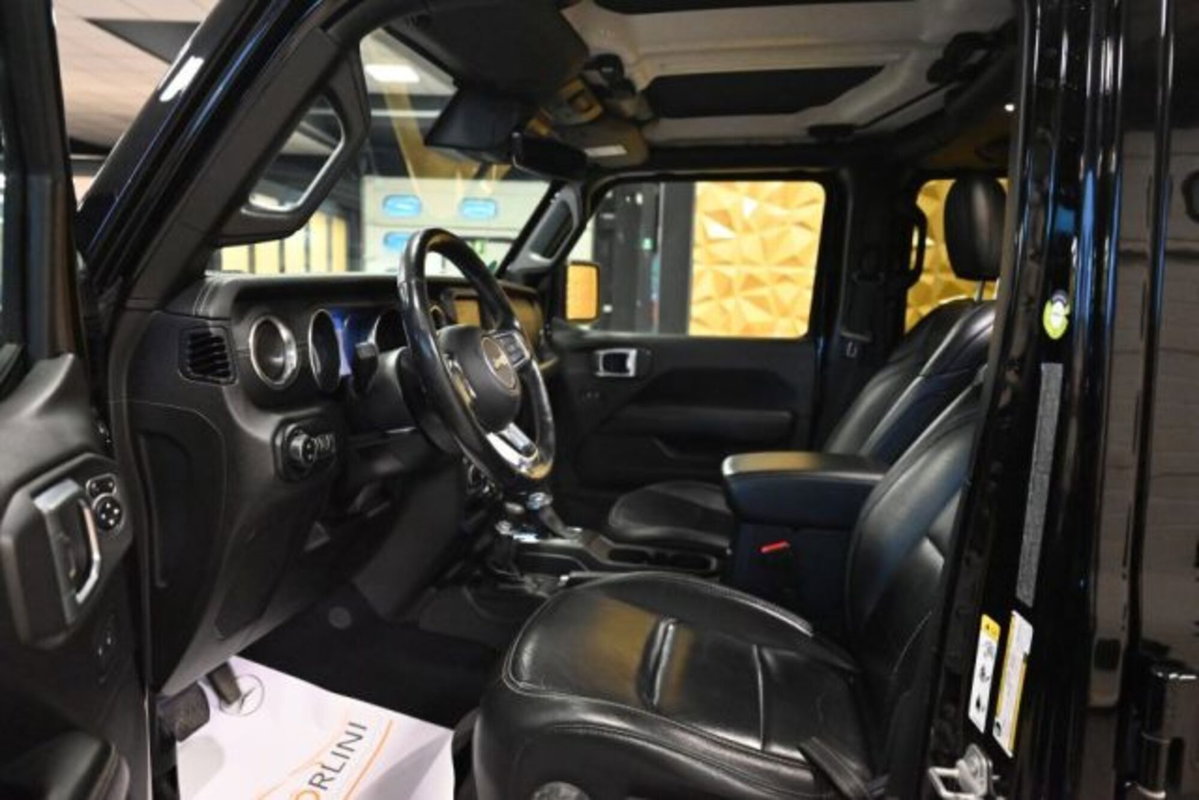 Jeep Wrangler Unlimited 2.0 Turbo Sahara (20)