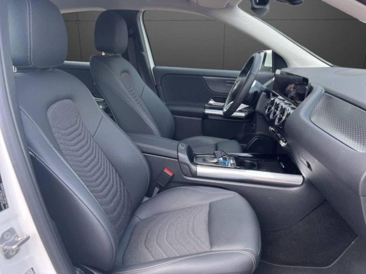Mercedes-Benz GLA SUV 180 Progressive Advanced Plus auto (10)