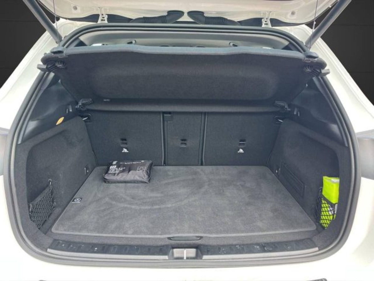 Mercedes-Benz GLA SUV 180 Progressive Advanced Plus auto (5)