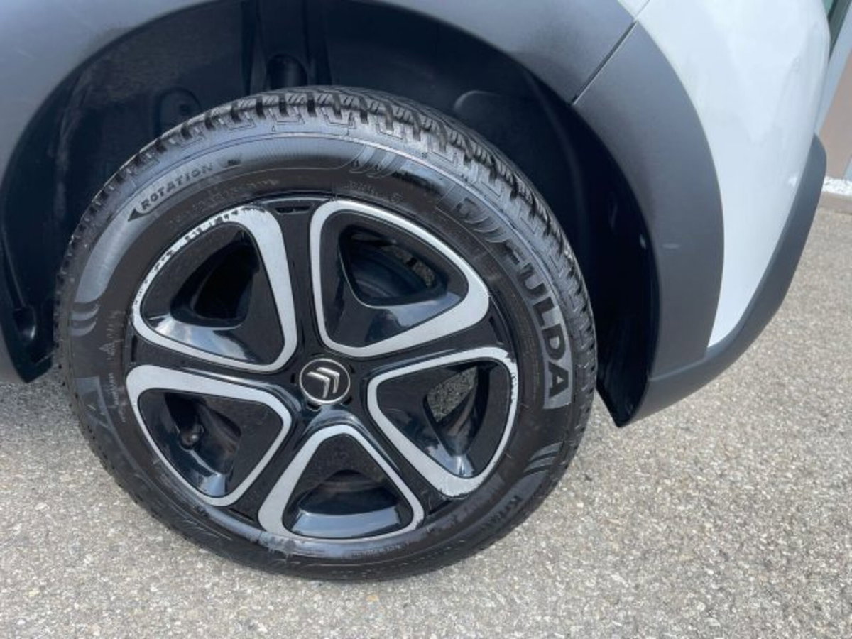 Citroen C3 PureTech 82 GPL Shine (9)