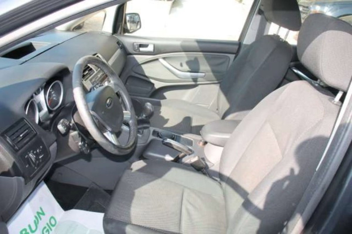 Ford C-Max 1.6 TDCi 110 CV Ikon DPF (7)