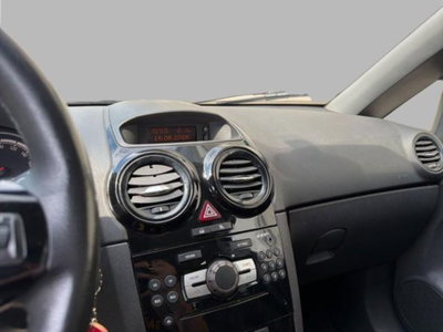 Opel Corsa 1.2 5 porte Edition (10)