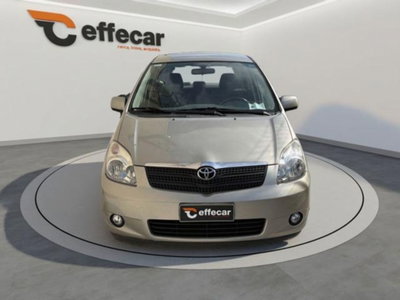Toyota Corolla Verso 1.8 16V (2)
