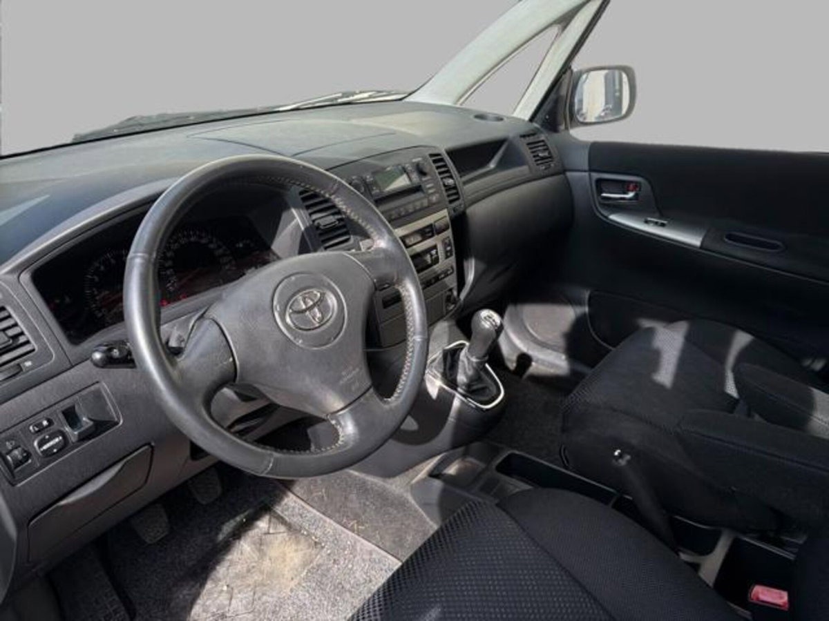 Toyota Corolla Verso 1.8 16V (7)