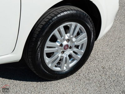 Fiat Punto 1.4 8V 5 porte Natural Power Easy (17)