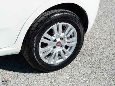Fiat Punto 1.4 8V 5 porte Natural Power Easy (19)
