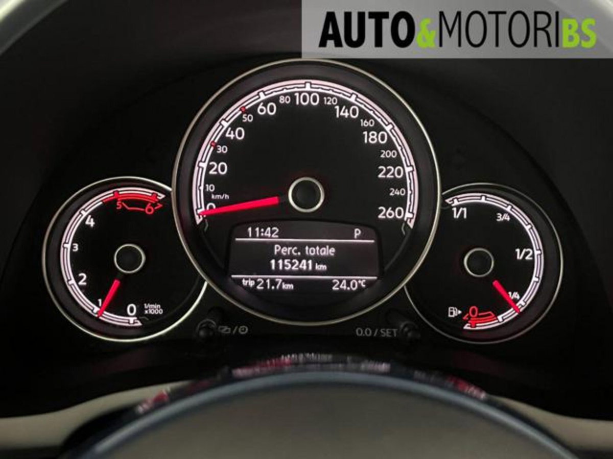 Volkswagen Maggiolino 2.0 TDI DSG Design BlueMotion Technology (12)