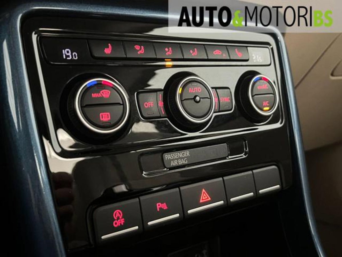 Volkswagen Maggiolino 2.0 TDI DSG Design BlueMotion Technology (14)