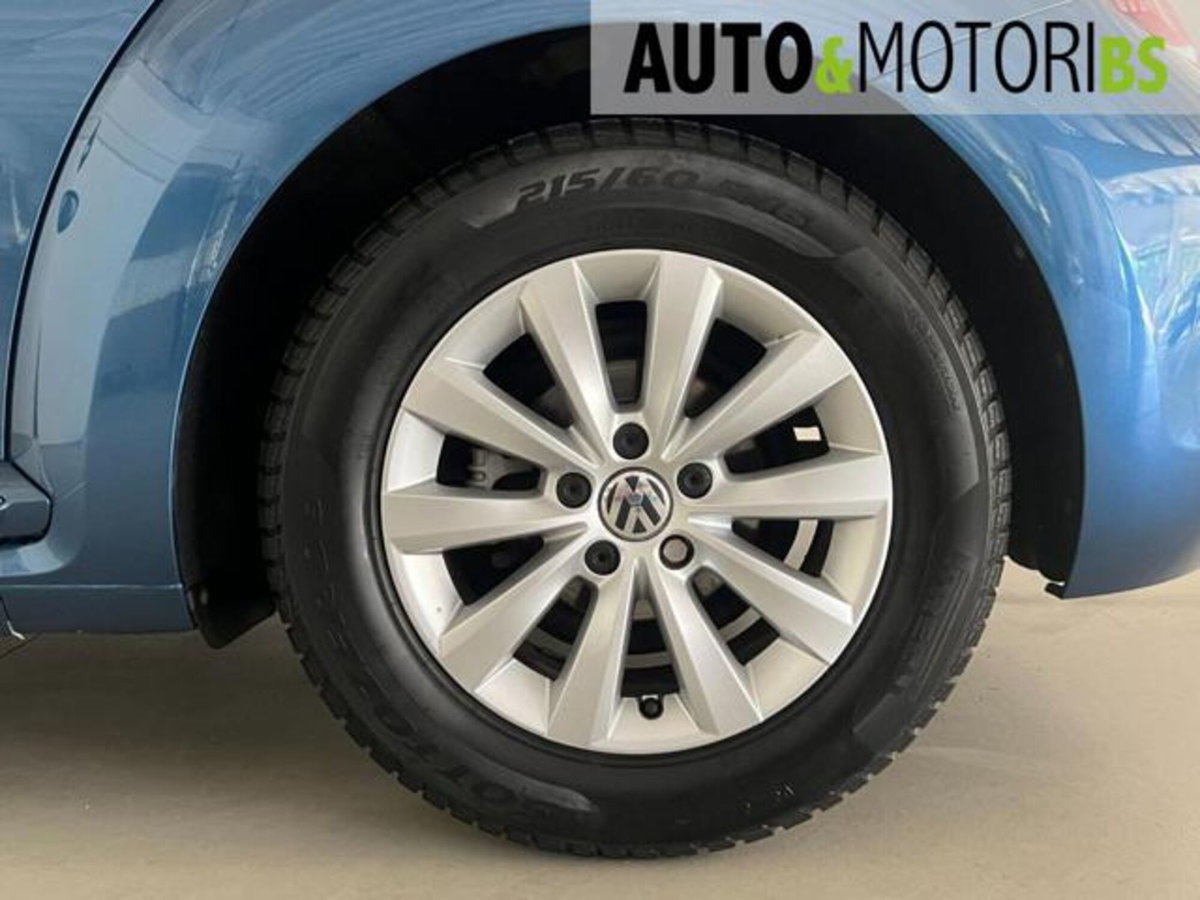 Volkswagen Maggiolino 2.0 TDI DSG Design BlueMotion Technology (8)
