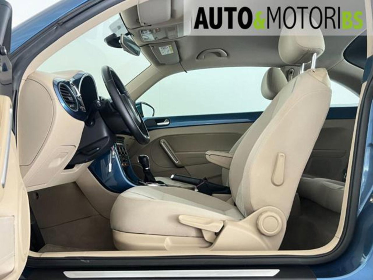 Volkswagen Maggiolino 2.0 TDI DSG Design BlueMotion Technology (9)