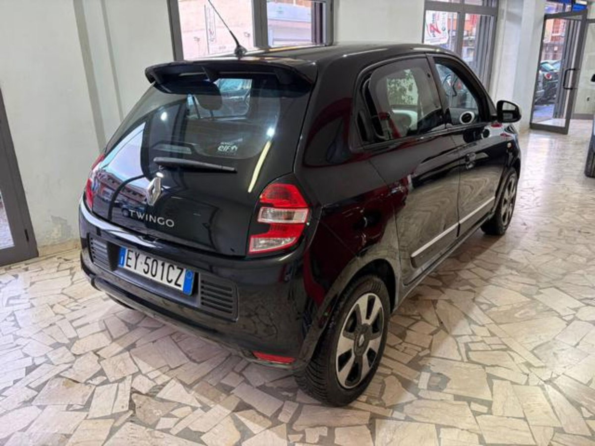 Renault Twingo 1.0 SCe Live (4)