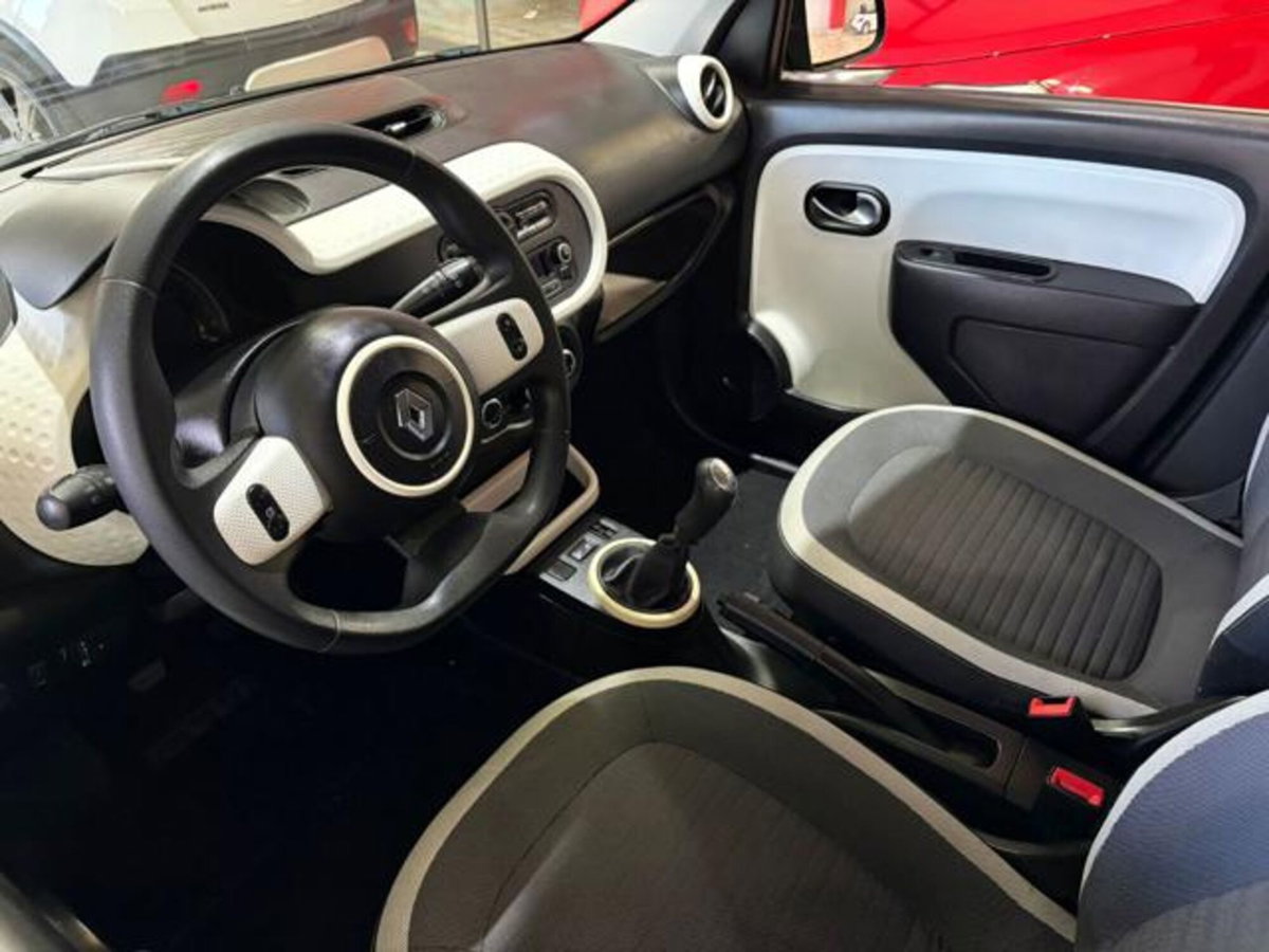 Renault Twingo 1.0 SCe Live (7)