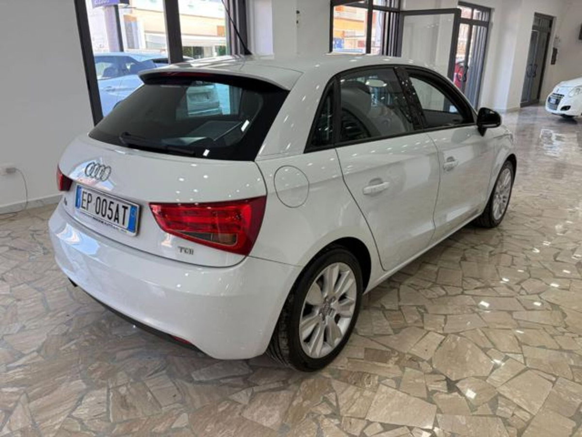 Audi A1 Sportback 1.6 TDI Ambition (4)