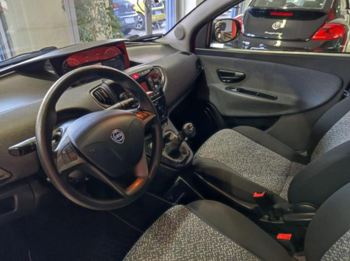 Lancia Ypsilon 0.9 TwinAir 5 porte Metano Ecochic Elefantino Blu (8)