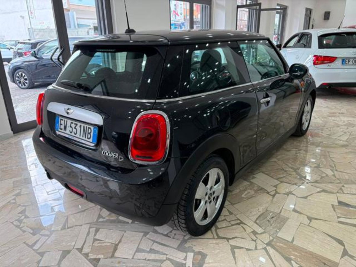 MINI Mini 1.5 Cooper D (5)