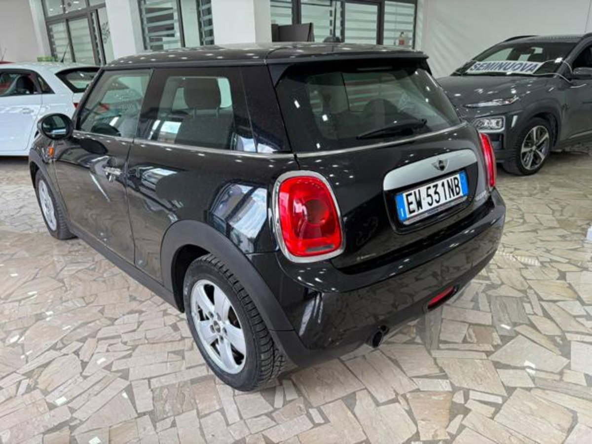 MINI Mini 1.5 Cooper D (6)