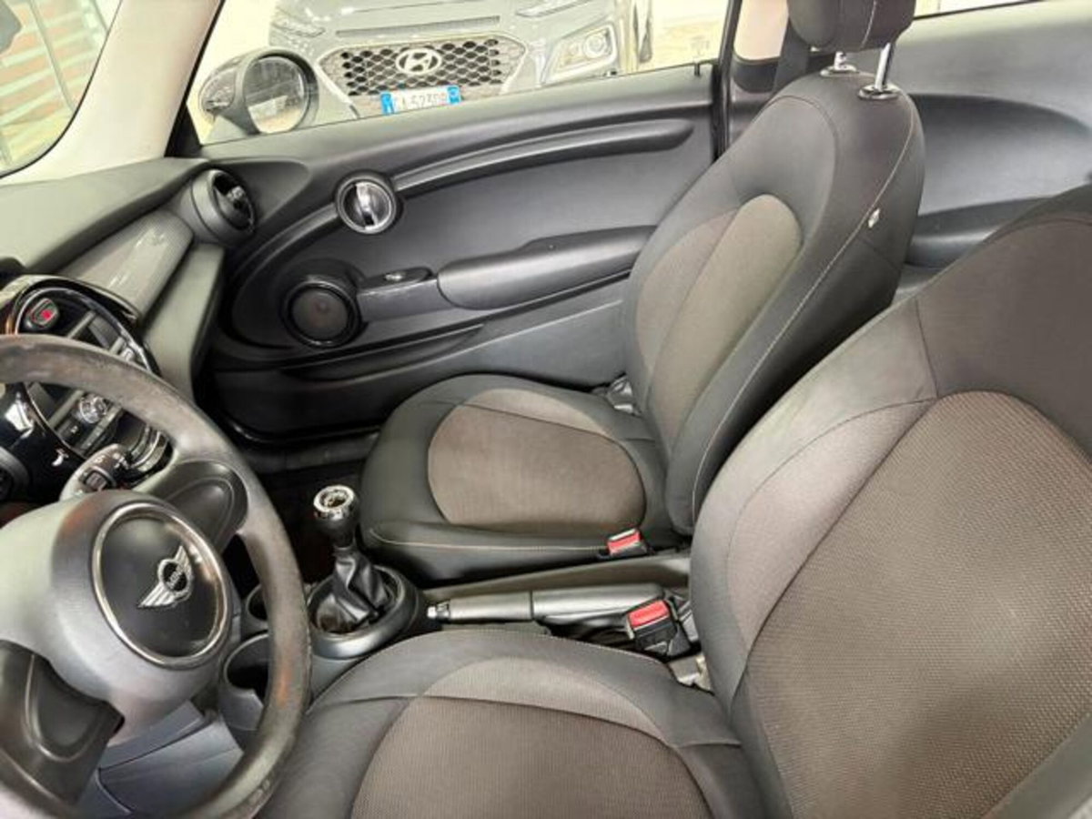 MINI Mini 1.5 Cooper D (8)