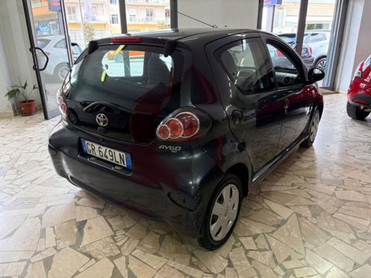 Toyota Aygo 1.0 12V VVT-i 5 porte Now (4)