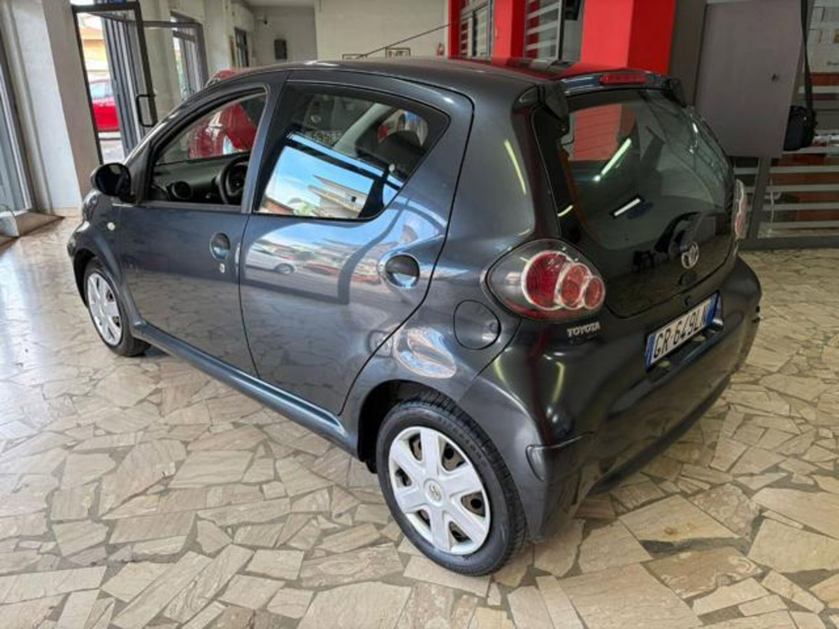 Toyota Aygo 1.0 12V VVT-i 5 porte Now (6)