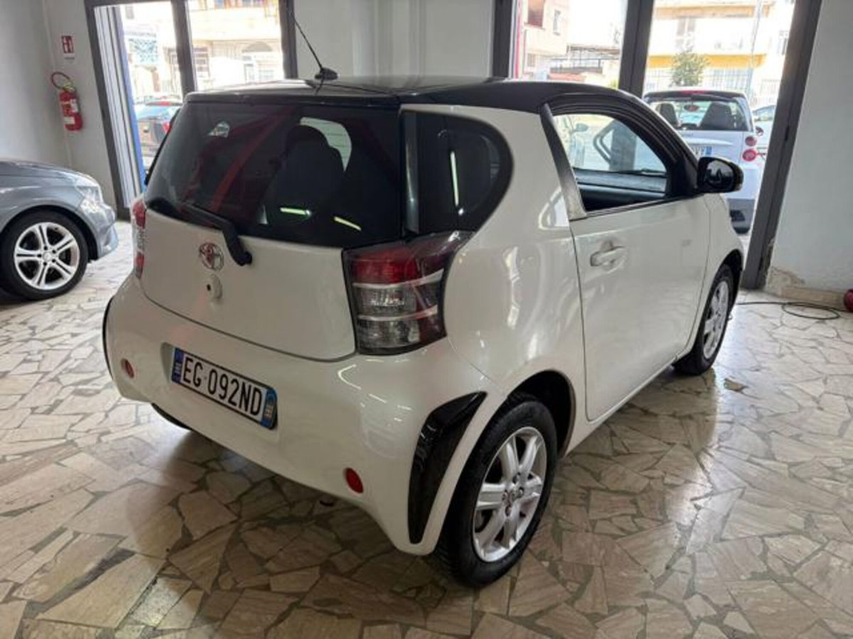 Toyota iQ 1.0 Sol (5)