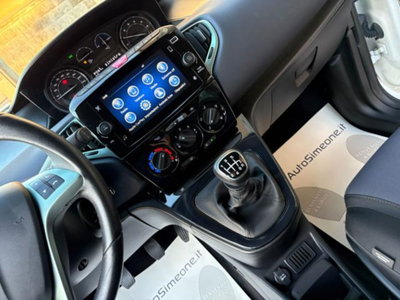 Lancia Ypsilon 1.0 FireFly 5 porte S&S Hybrid Gold Plus (19)