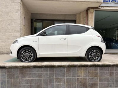 Lancia Ypsilon 1.0 FireFly 5 porte S&S Hybrid Gold Plus (8)