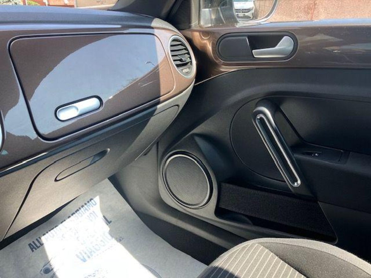 Volkswagen Maggiolino 2.0 TDI Sport BlueMotion Technology (16)