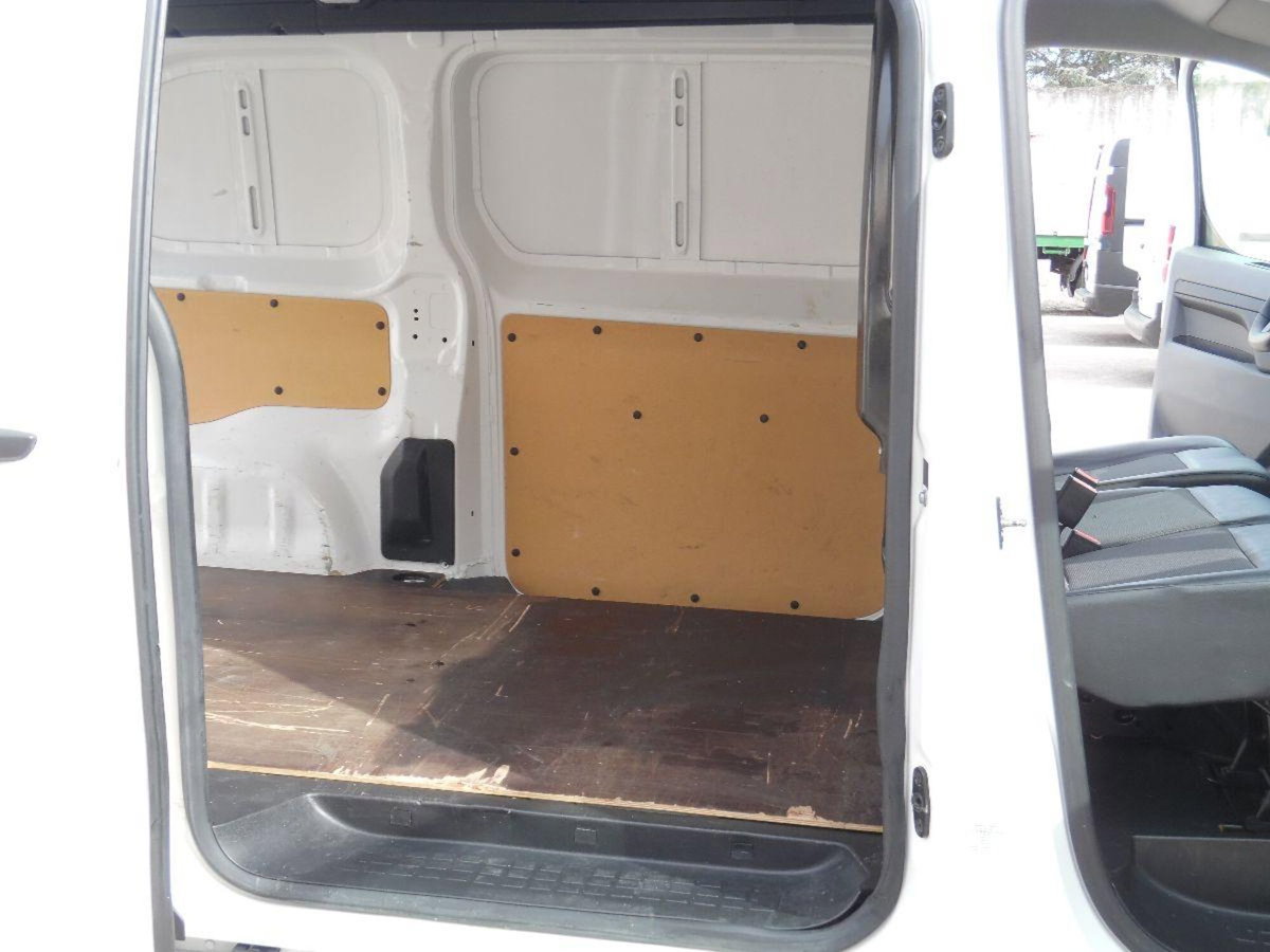 Citroen Jumpy 2.0 HDi/110 16Vcat Conf.Combi8p.ti (18)