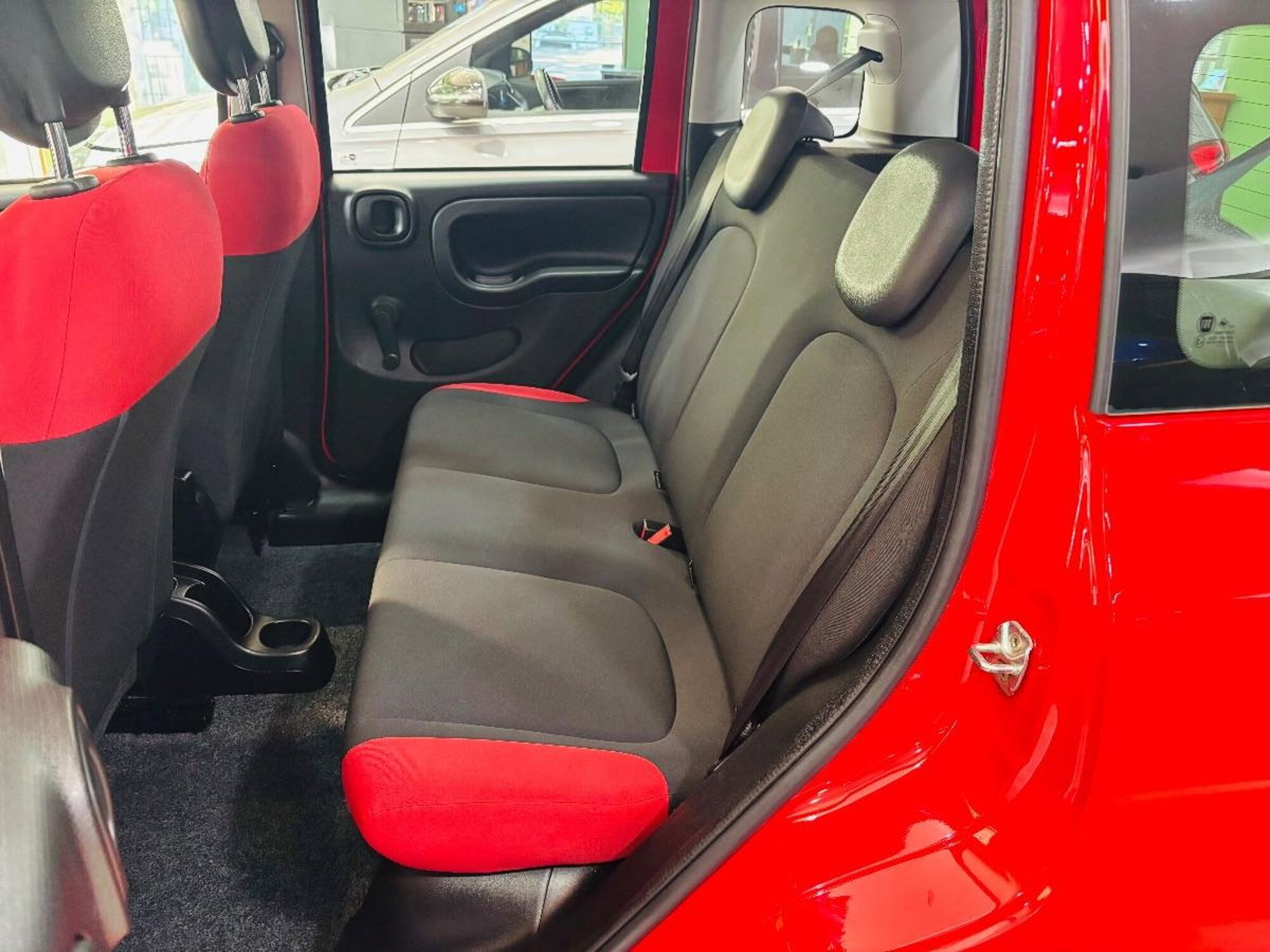Fiat Panda 1.3 MJT 95 CV S&S Lounge (15)