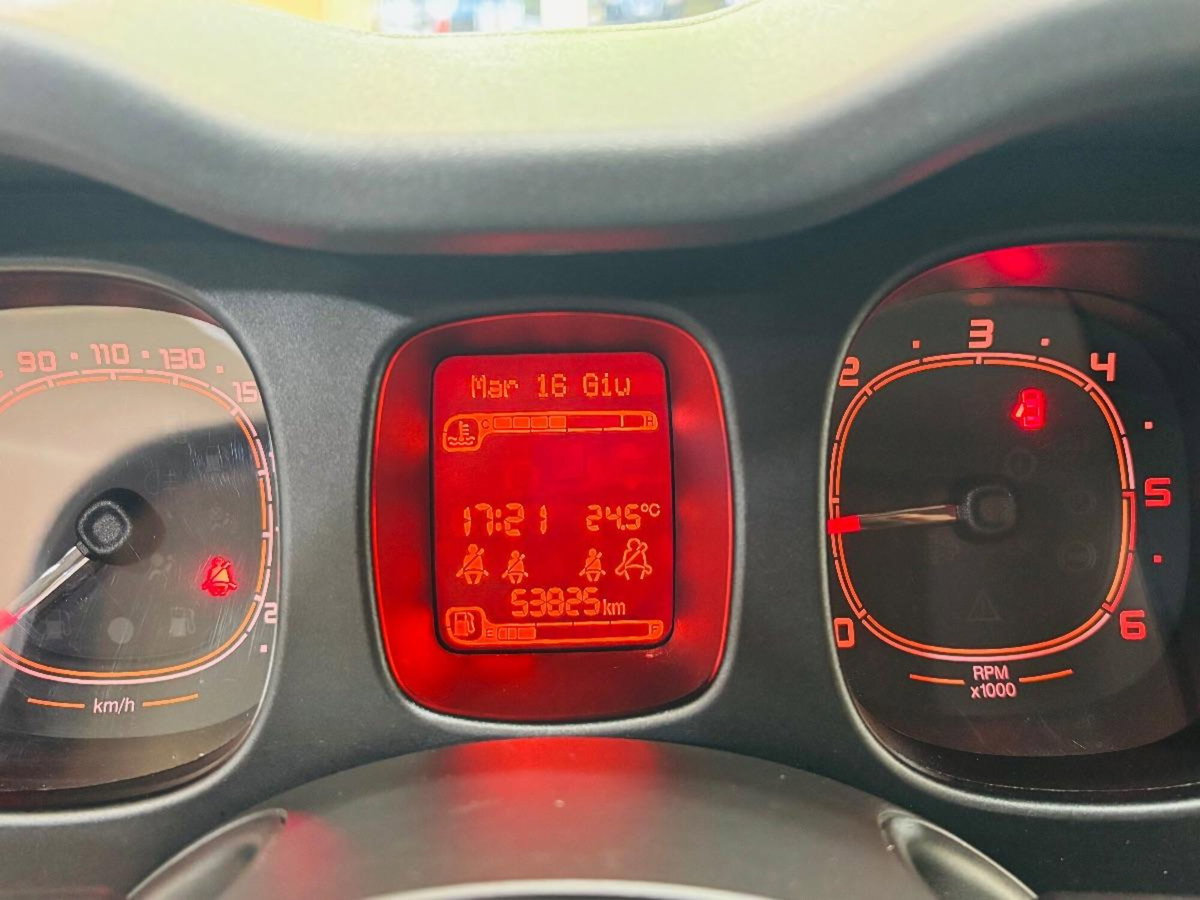 Fiat Panda 1.3 MJT 95 CV S&S Lounge (19)