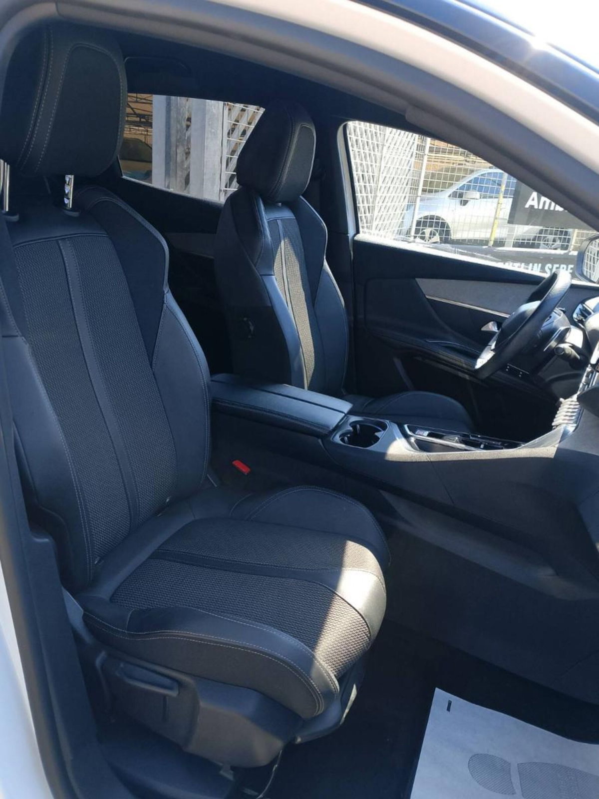 Peugeot 3008 BlueHDi 130 S&S EAT8 GT Line (9)