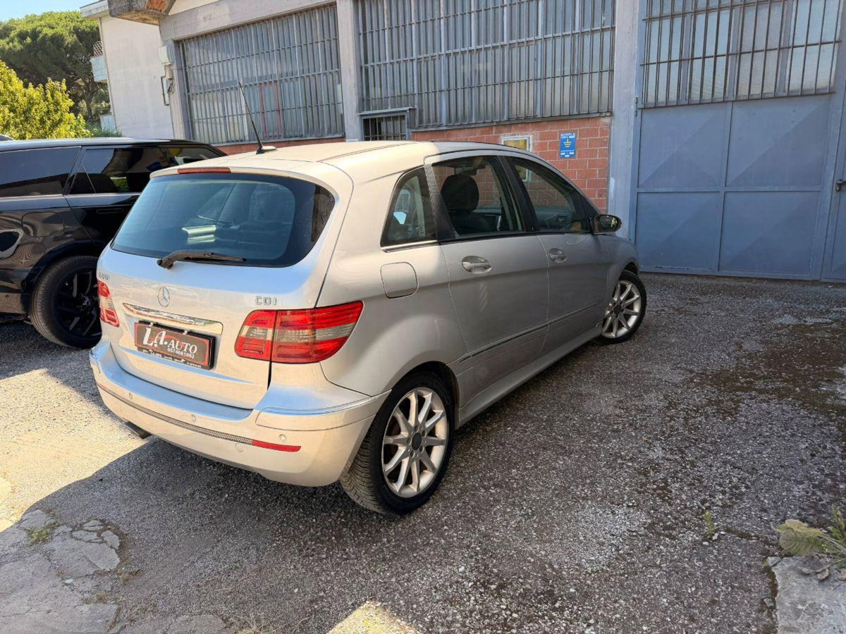 Mercedes-Benz Classe B 200 CDI Chrome (3)