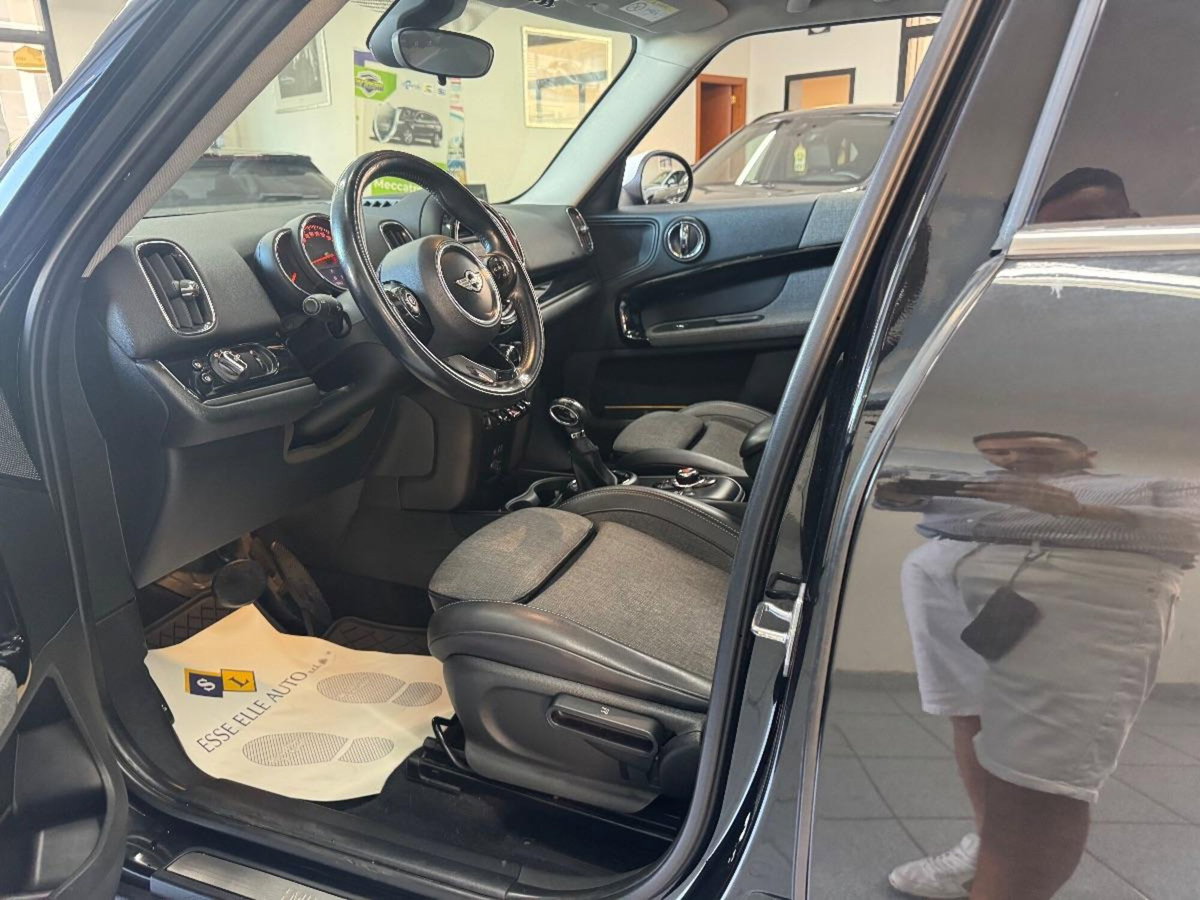 MINI Mini Countryman 2.0 Cooper D Hype Countryman (10)