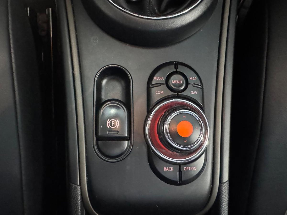 MINI Mini Countryman 2.0 Cooper D Hype Countryman (15)