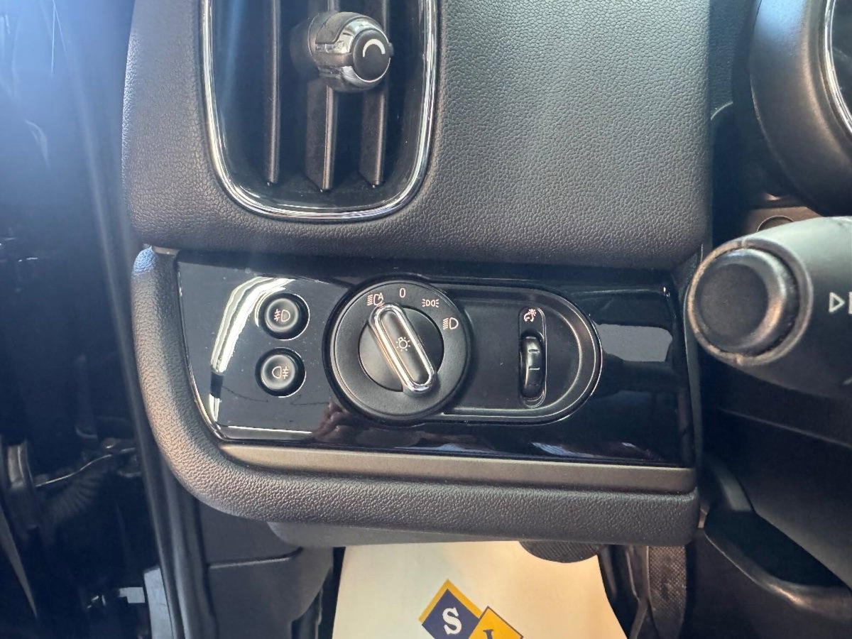 MINI Mini Countryman 2.0 Cooper D Hype Countryman (17)