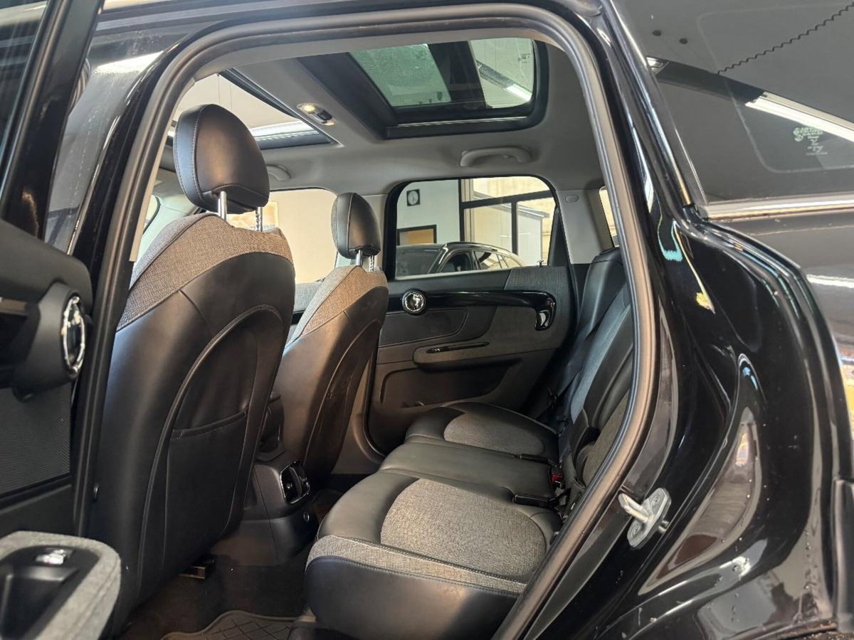 MINI Mini Countryman 2.0 Cooper D Hype Countryman (19)