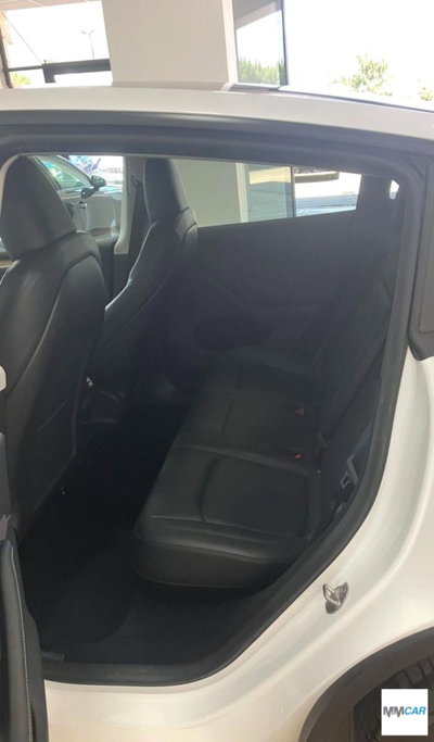Tesla Model Y Long Range awd (10)