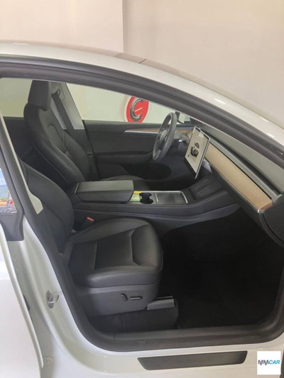 Tesla Model Y Long Range awd (11)