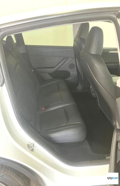 Tesla Model Y Long Range awd (12)