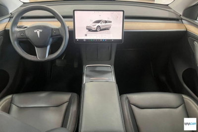 Tesla Model Y Long Range awd (6)