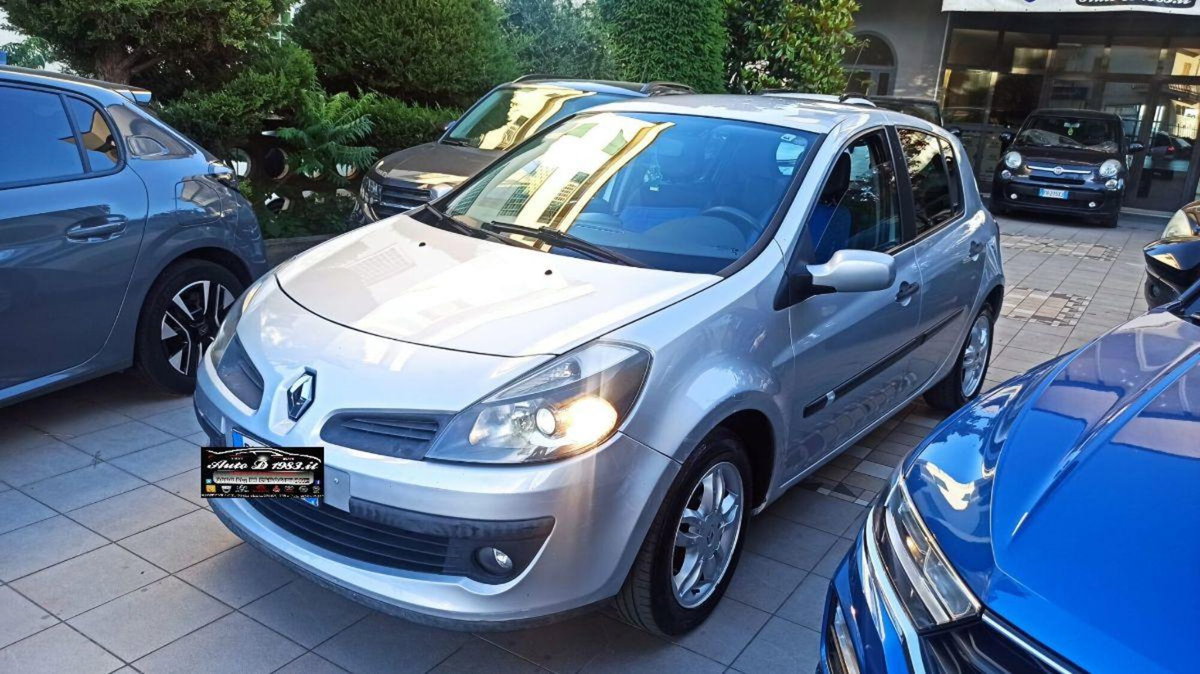 Renault Clio 1.5 dCi 85CV 5 porte Le Iene (2)