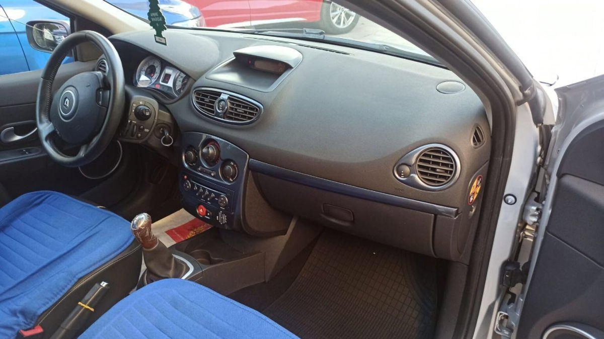 Renault Clio 1.5 dCi 85CV 5 porte Le Iene (3)