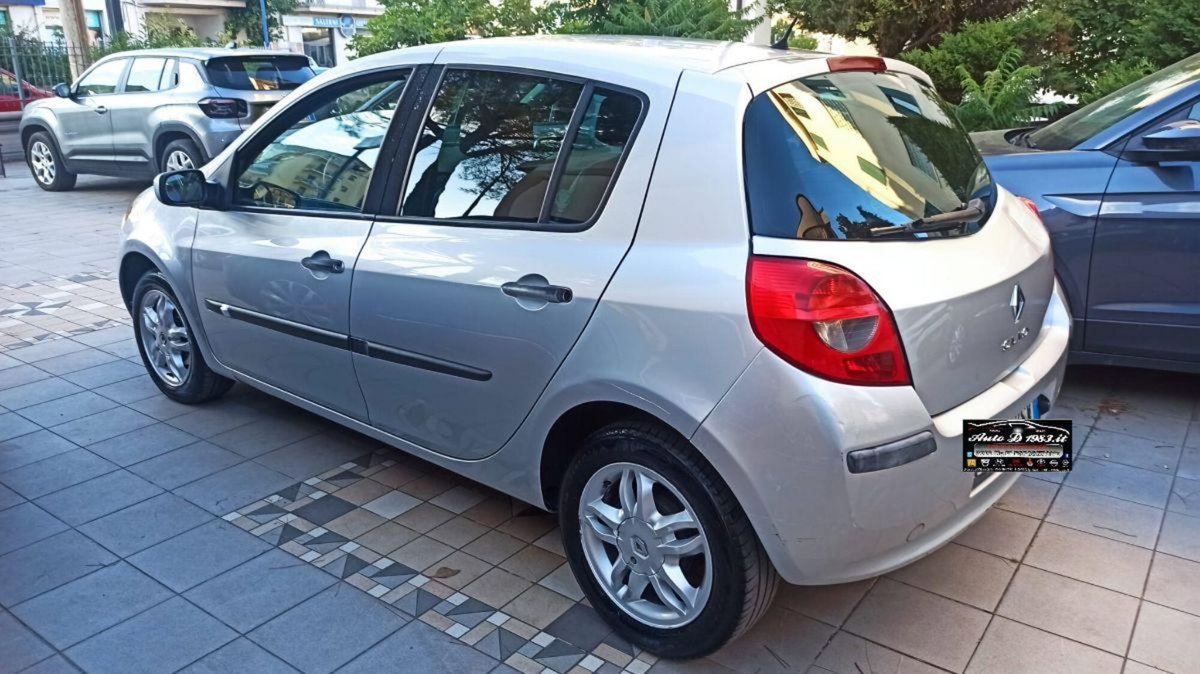 Renault Clio 1.5 dCi 85CV 5 porte Le Iene (4)