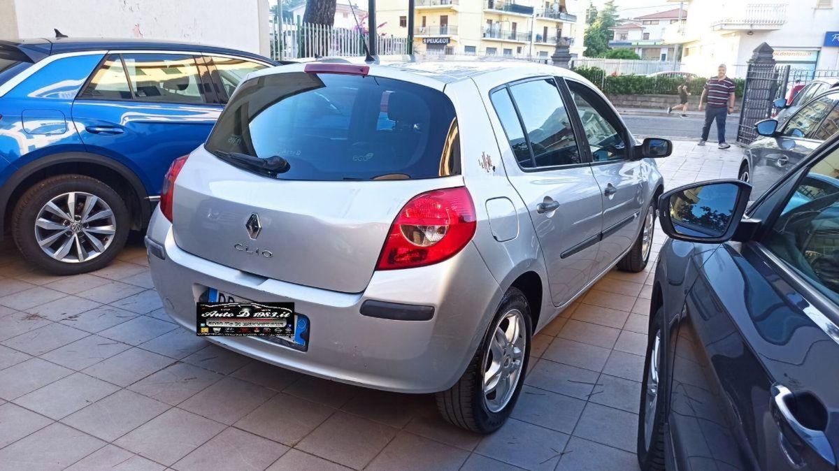 Renault Clio 1.5 dCi 85CV 5 porte Le Iene (5)