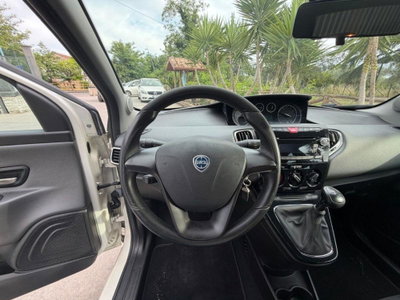 Lancia Ypsilon 0.9 TwinAir 85 CV 5 porte S&S DFN Platinum (11)